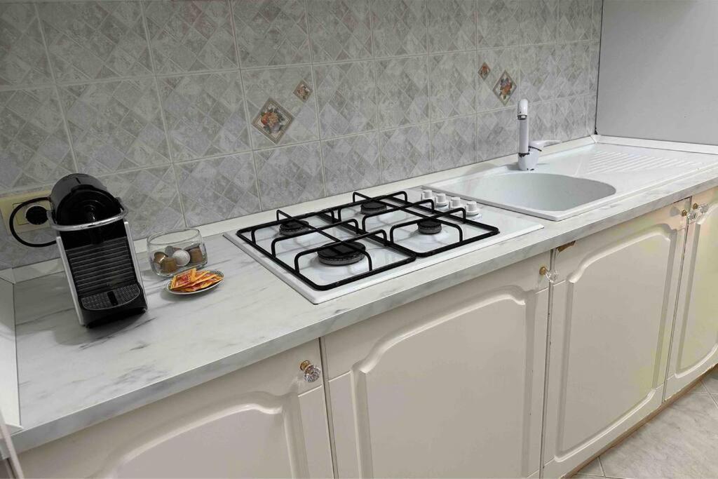 Casa Eleonora: A 5 Min Dal Mare + Free Parking Apartment Ventimiglia Ngoại thất bức ảnh