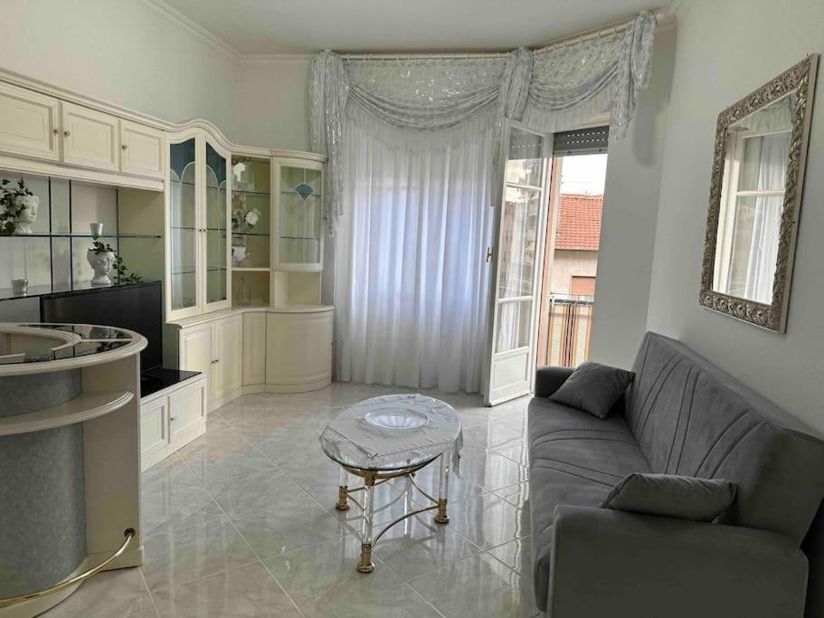 Casa Eleonora: A 5 Min Dal Mare + Free Parking Apartment Ventimiglia Ngoại thất bức ảnh